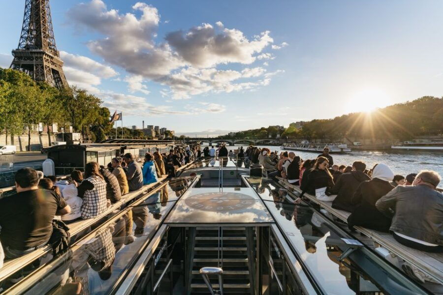 Paris: 1-Hour Sightseeing Cruise With Bistro Dinner - Good To Know