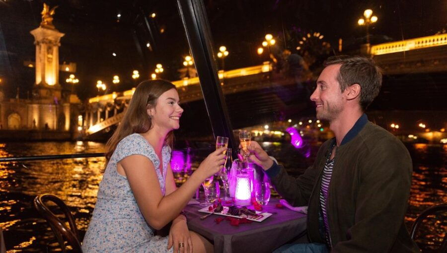 Paris: Christmas Lunch or Dinner Cruise on the Seine River - Good To Know