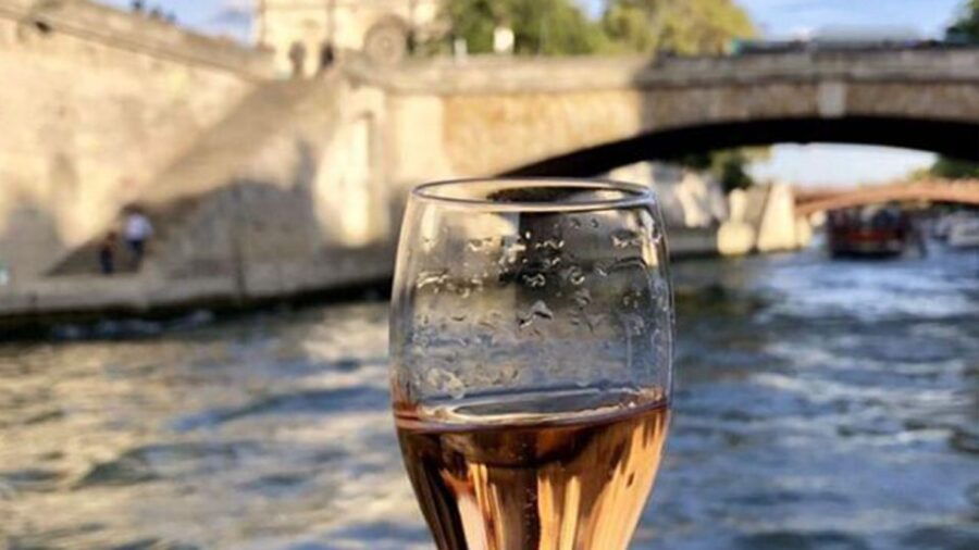Paris: Evening Seine River Cruise With 3 Champagne Tastings - Good To Know