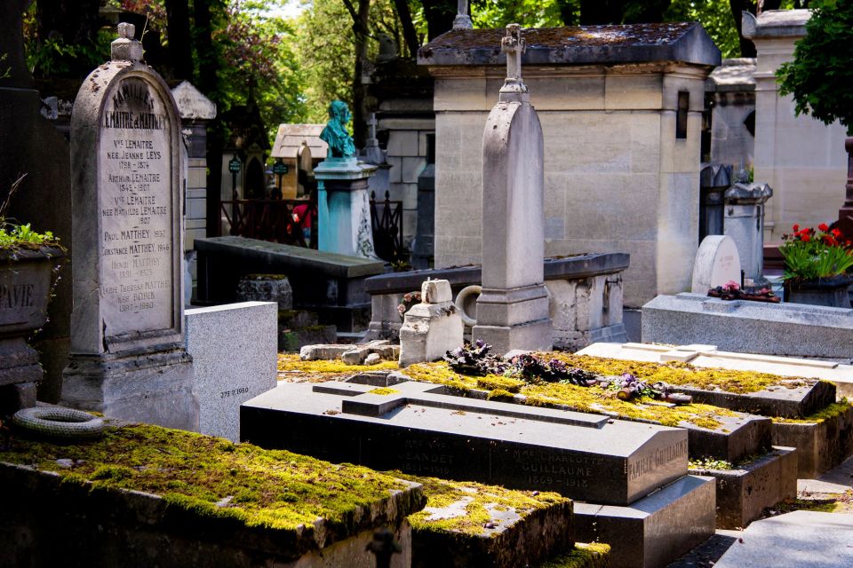 Paris: Famous Graves of Père Lachaise Small Group Tour - Good To Know