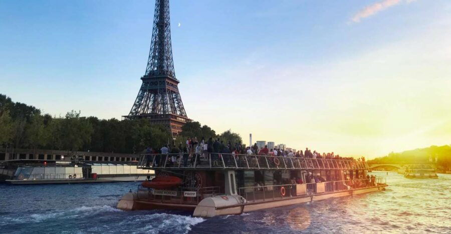 Paris: New Years Eve Sightseeing Cruise - Good To Know