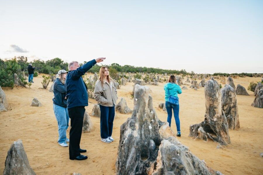 Perth: Pinnacle Desert Sunset and Stargazing With Dinner - Good To Know
