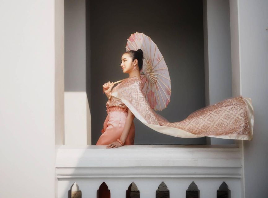 Photoshoot in Thai Costume - Good To Know