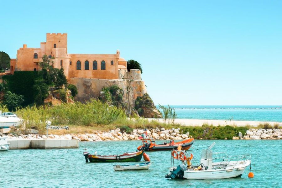 Portimão: Benagil Caves and Praia De Marinha Boat Tour