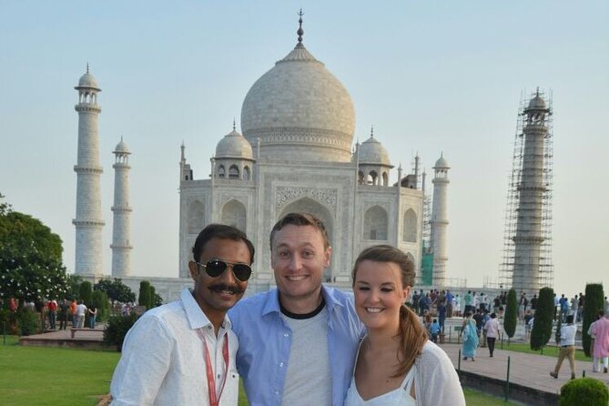 Private Taj Mahal Tour From Delhi by Car – All Inclusive