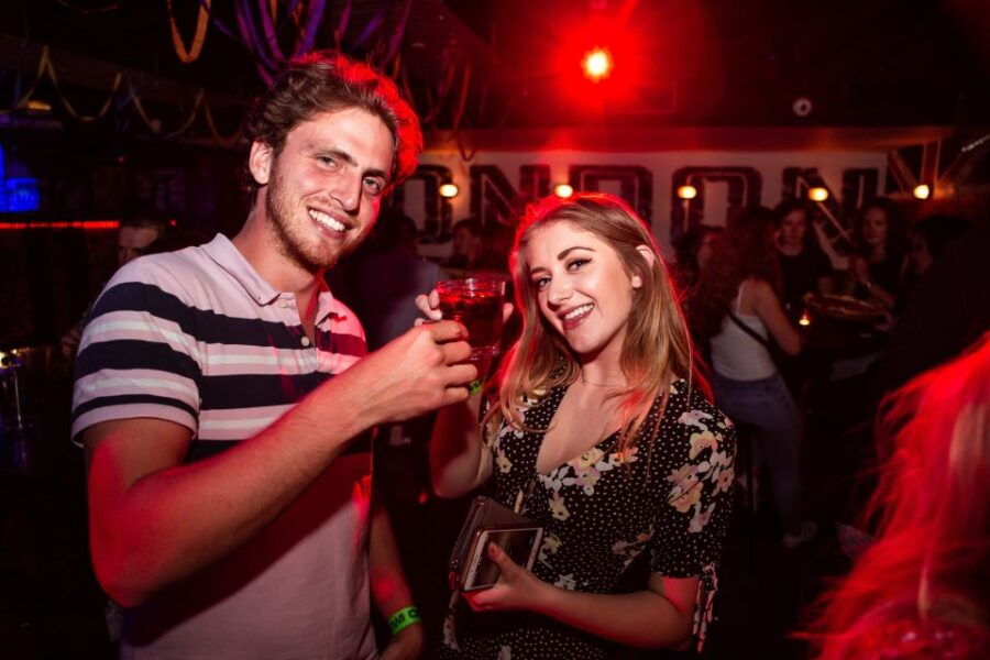 Queenstown: Bar Crawl With 5 Free Shots and Pizza