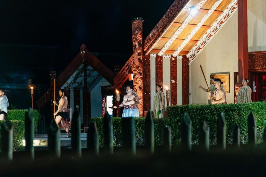 Rotorua: Te Puia Geyser Night Walking Tour - Good To Know