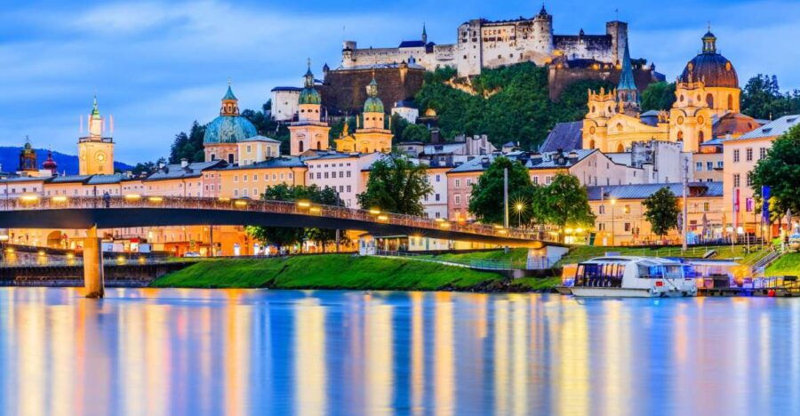 Salzburg: First Discovery Walk and Reading Walking Tour