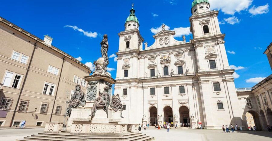 Salzburg: Self-Guided Highlights Scavenger Hunt & Tour