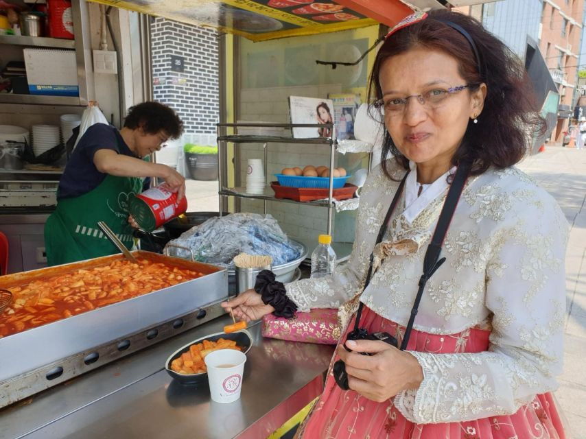 Seoul: City Hightlights, Palace Tour, and Optional Hanbok