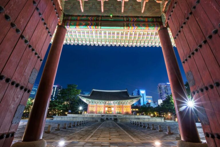 Seoul: Deoksugung Palace Walking Tour