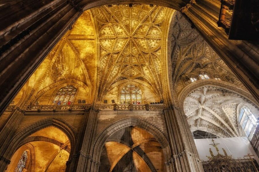 Seville: Cathedral, Giralda and Alcázar 3.5-Hour Guided Tour - Good To Know