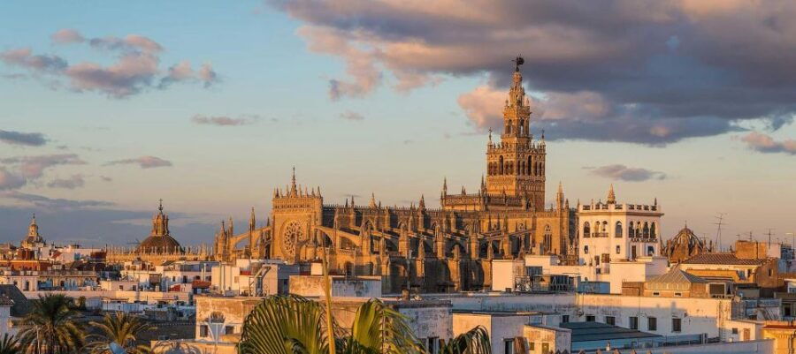 Seville: Royal Alcazar, Cathedral, and Giralda Tower Tour - Good To Know