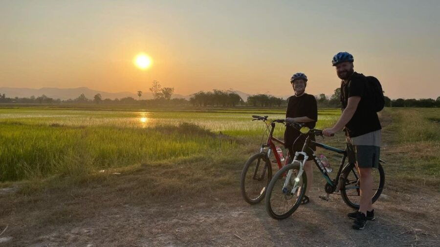 Sukhothai: 2.5-Hours Guided Countryside Sunset Bike Tour