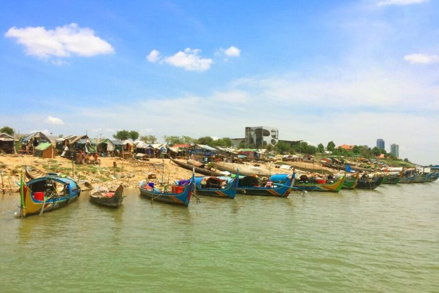 Phnom Penh: Sunset Cruise With Unlimited Beer and Drinks