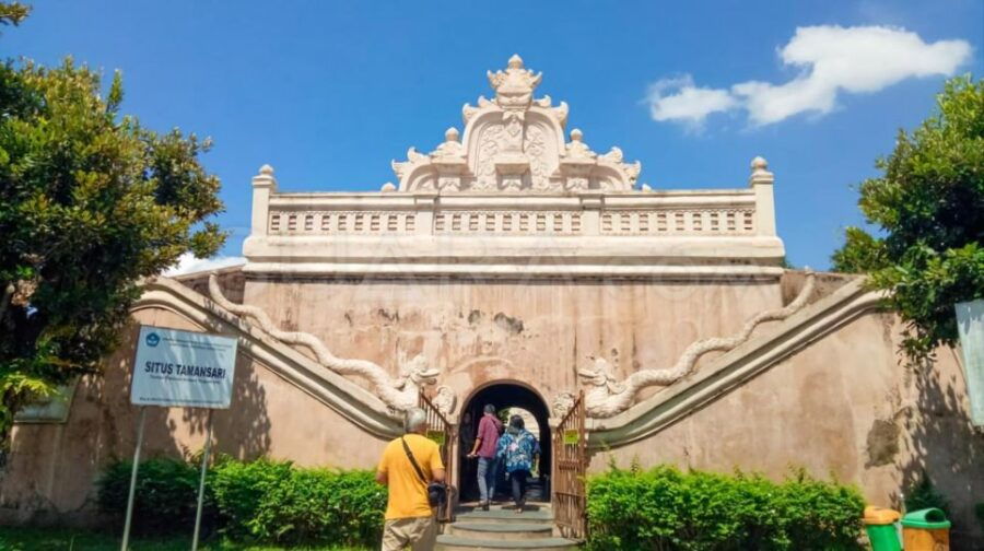 Taman Sari Water Castle, Sultan Palace & Local Food Tasting - Good To Know