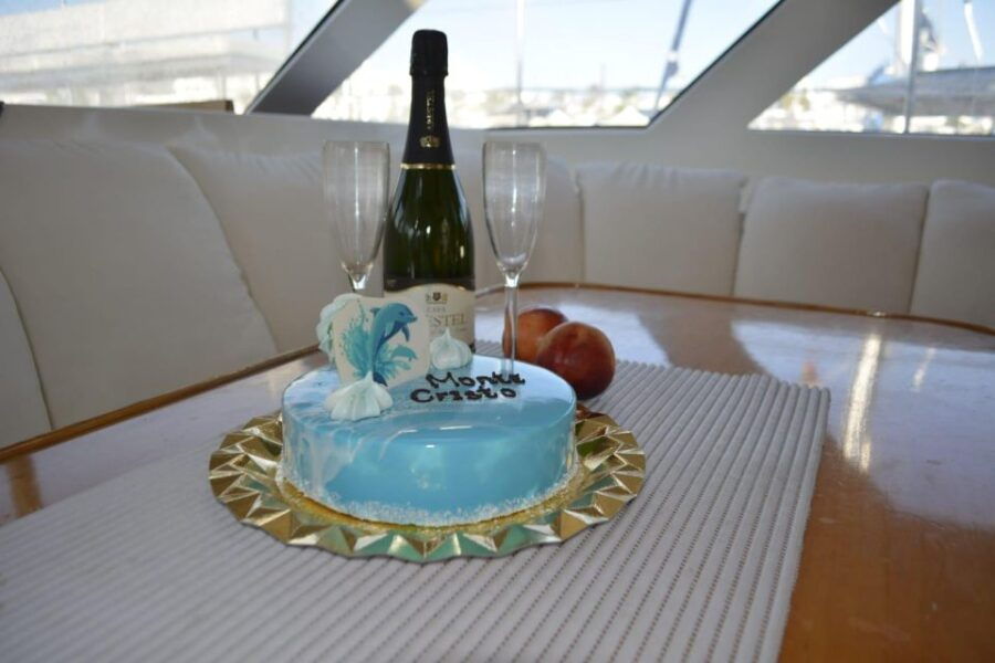 Tenerife: Sunset Catamaran Tour With Transfer, Buff & Drinks - Good To Know