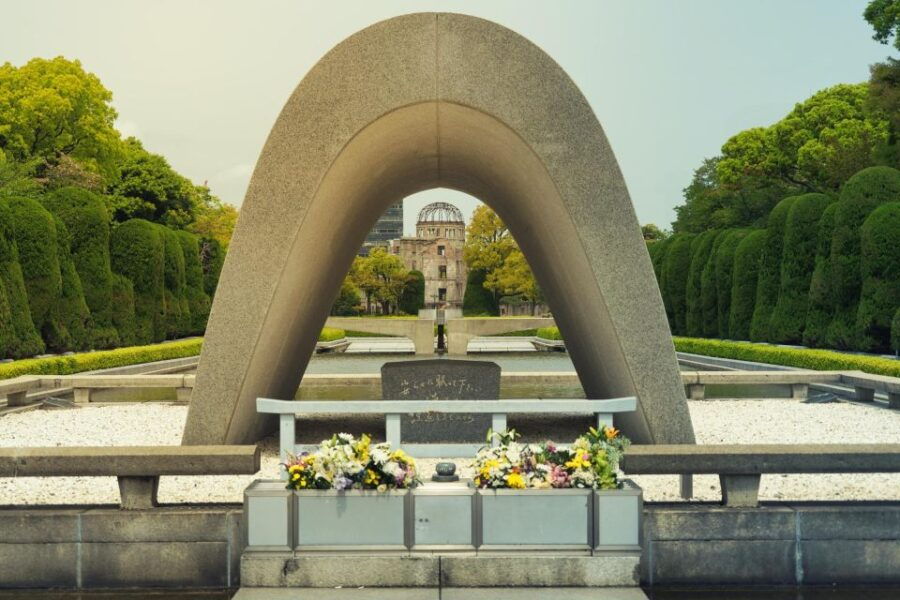 The Peace Memorial to Miyajima : Icons of Peace and Beauty