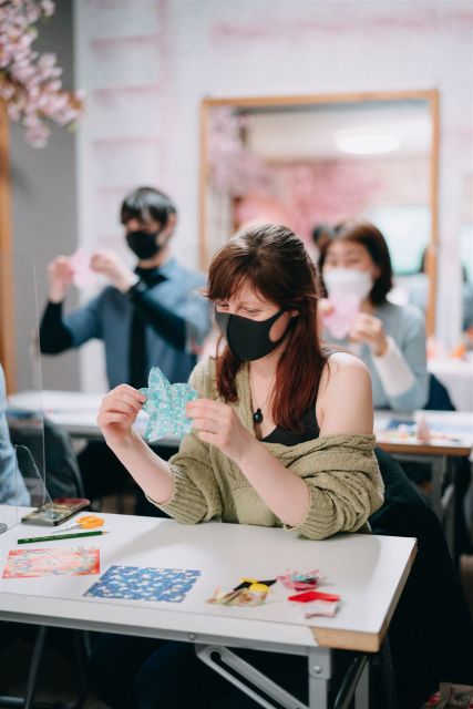 Tokyo: Origami Workshop With a Local Including One Drink
