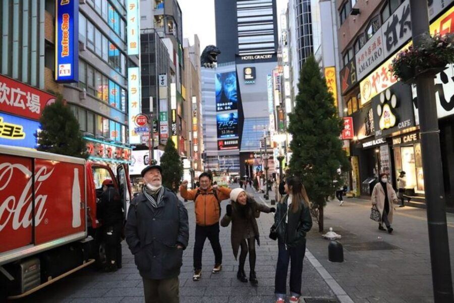 Tokyo: Shinjuku Izakaya and Golden Gai Bar Hopping Tour - Good To Know