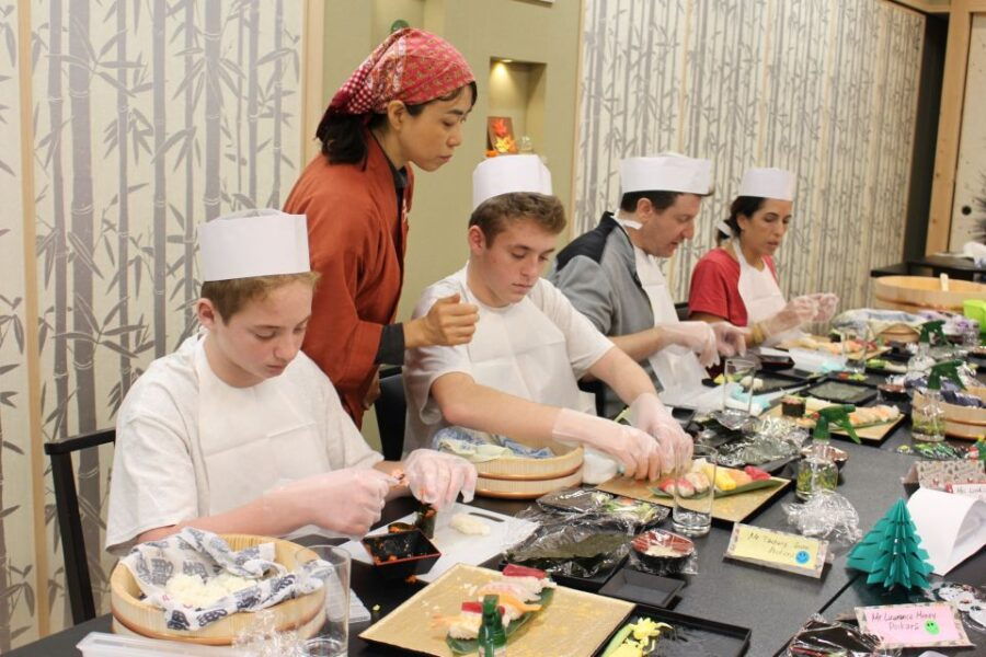 Tokyo: Tsukiji Market Guided Tour & Sushi-Making Experience - Good To Know