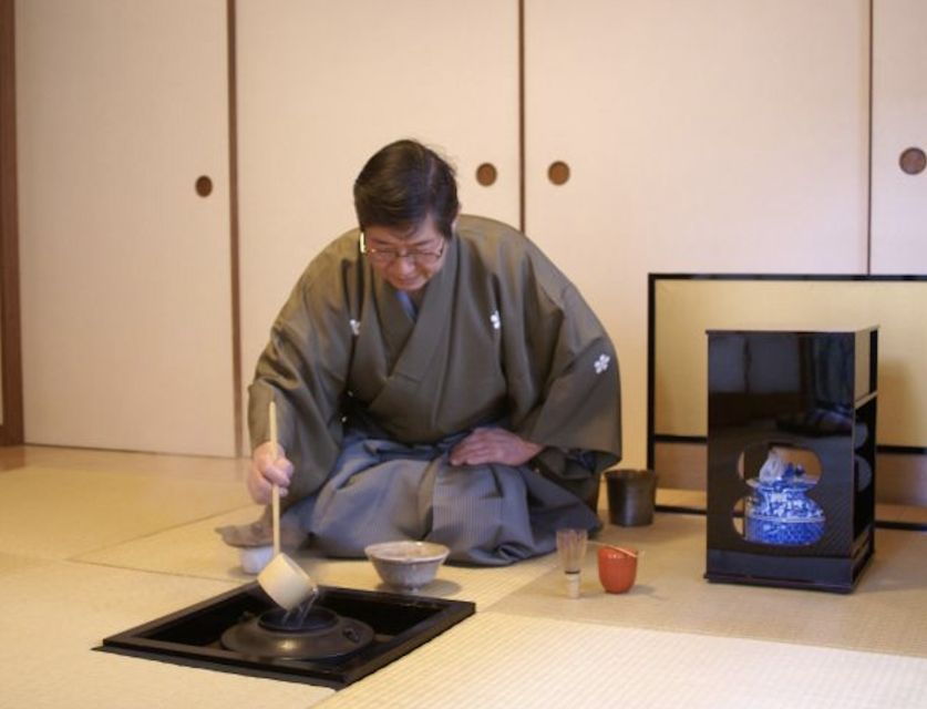 Tokyo:Tea Ceremony Experience at Komaba Warakuan
