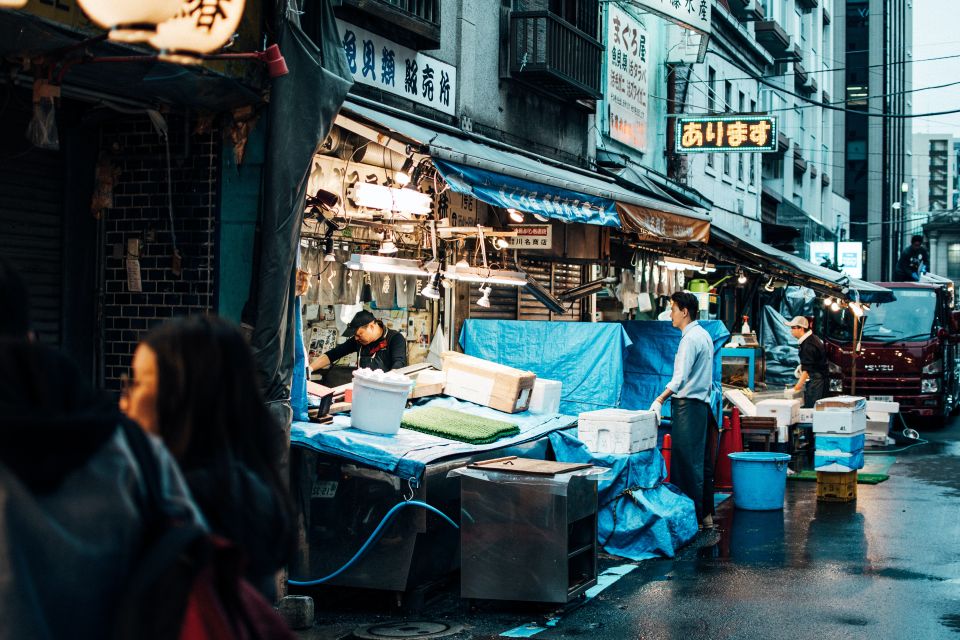 Tsukiji: Outer Market Walking Tour & Sake Tasting Experience - Good To Know