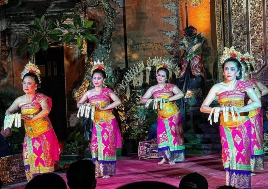 Ubud: Art Market, Waterfall & Temple Tour With Legong Dance - Good To Know