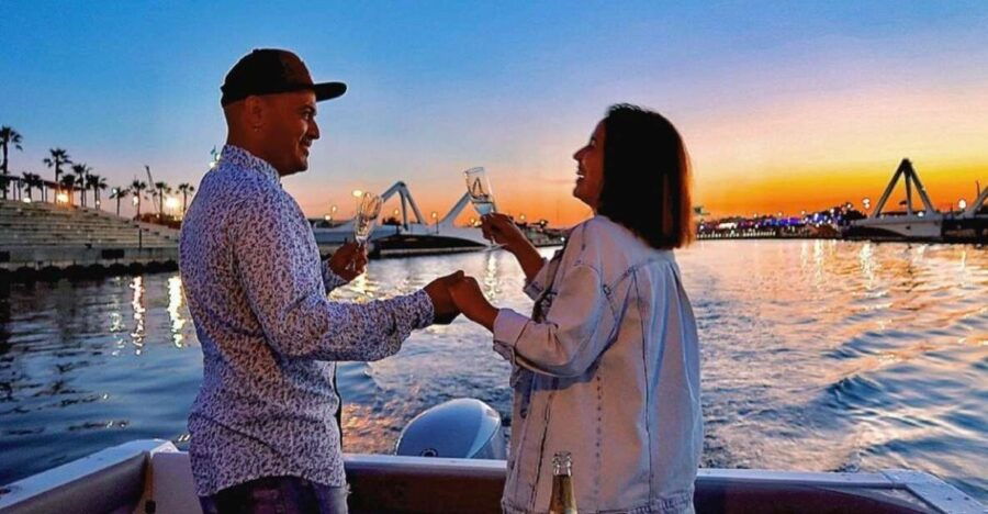 Valencia: Sunset Boat Tour With Drink - Good To Know