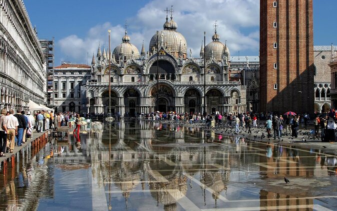 Venice in a Day: St. Mark’s Basilica, Doge’s Palace & Gondola Ride