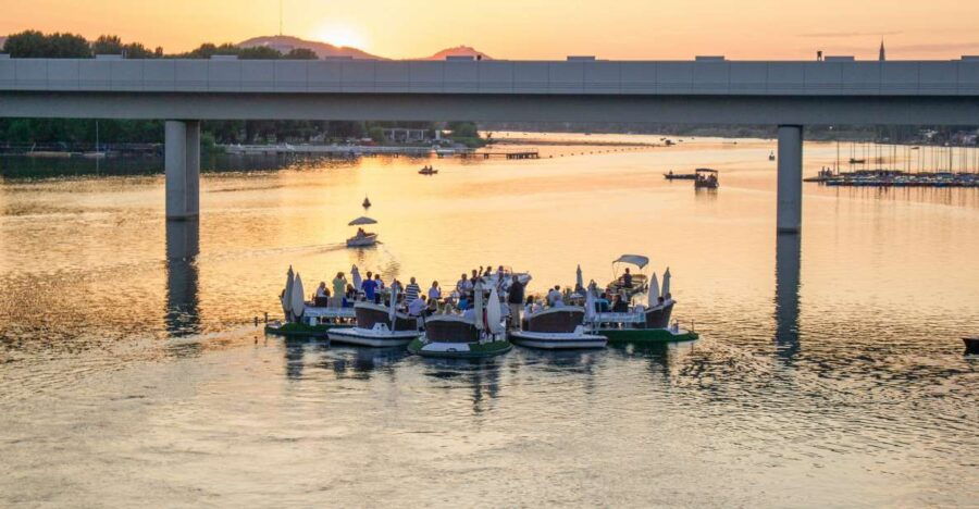 Vienna: E-Boat Rental With Included Sunset Dinner on Danube - Good To Know