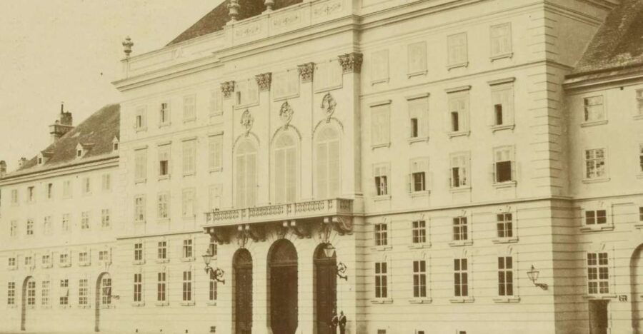 Vienna: Guided Tour of Fischer Von Erlach's Stables - Good To Know