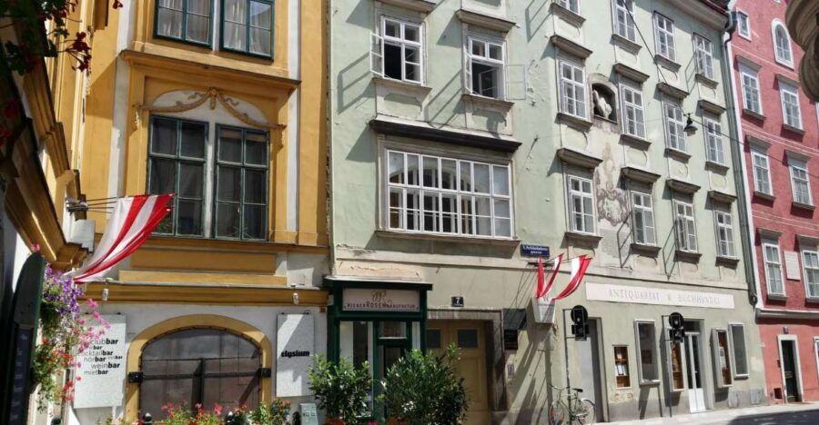 Vienna: Romantische Altstadt-Spaziergang Und Weinverkostung - Good To Know