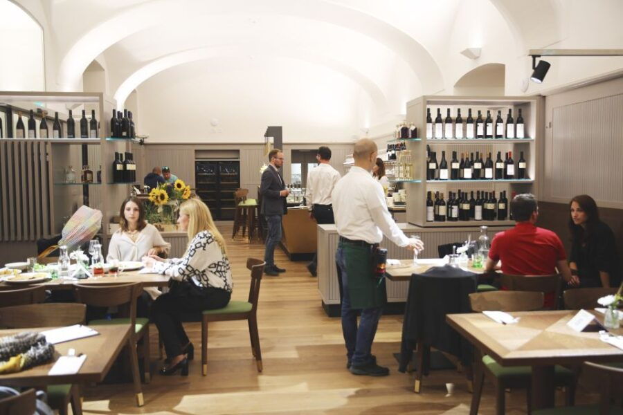 Vienna: Skip-the-Line Schönbrunn Palace Entry & Wine Tasting - Good To Know