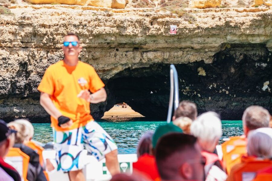 Vilamoura: Benagil Cave Boat Tour With Entry