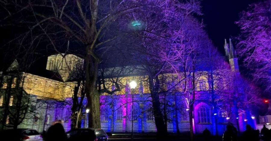 Winchester: Guided Christmas Walk With Mulled Wine